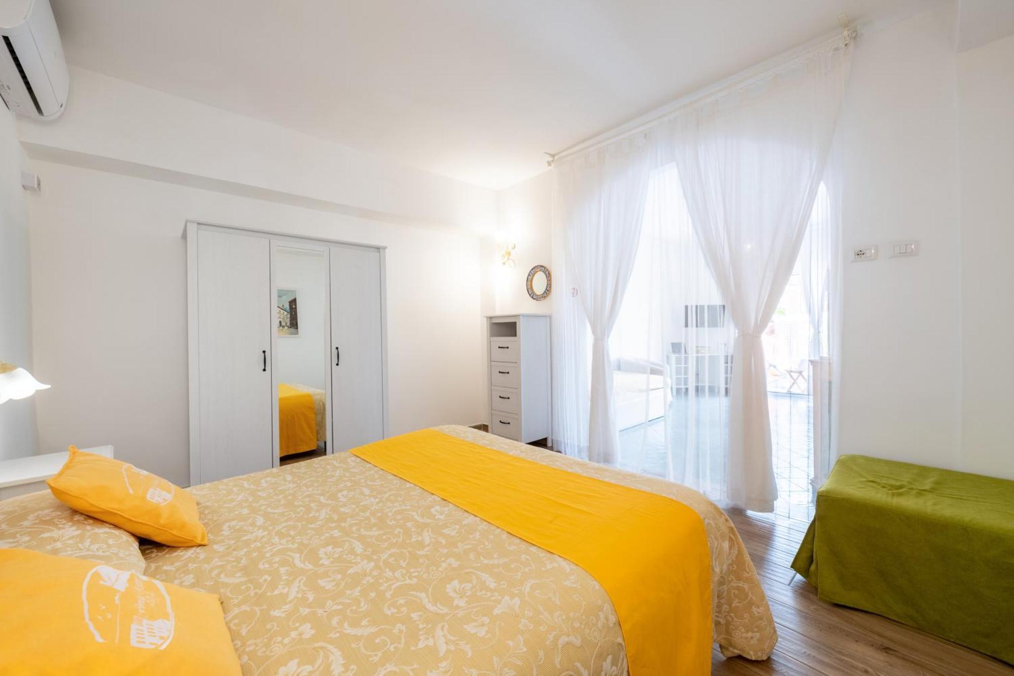 Apartamento con balcón